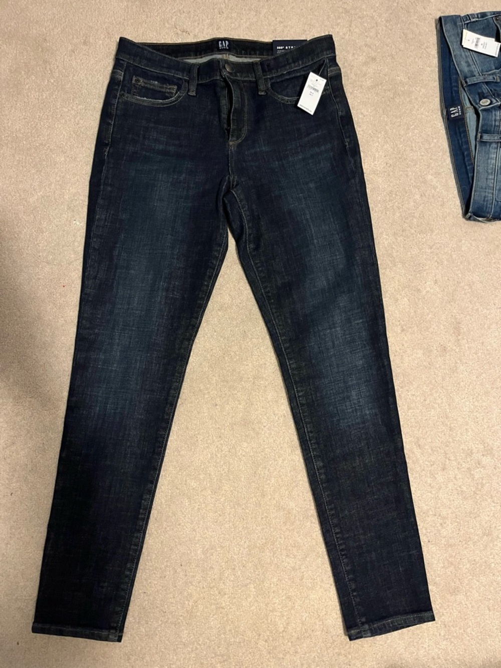 GAP Skinny Jeans in Dark Blue Wash